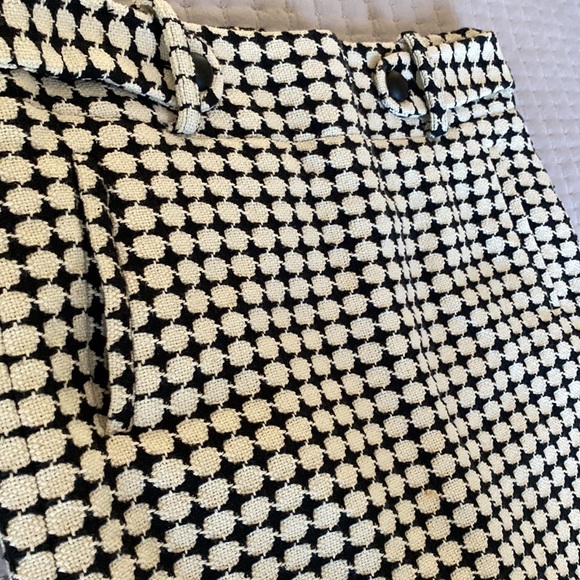 Banana Republic patterned black and white skirt (above the knee) - Picture 11 of 12